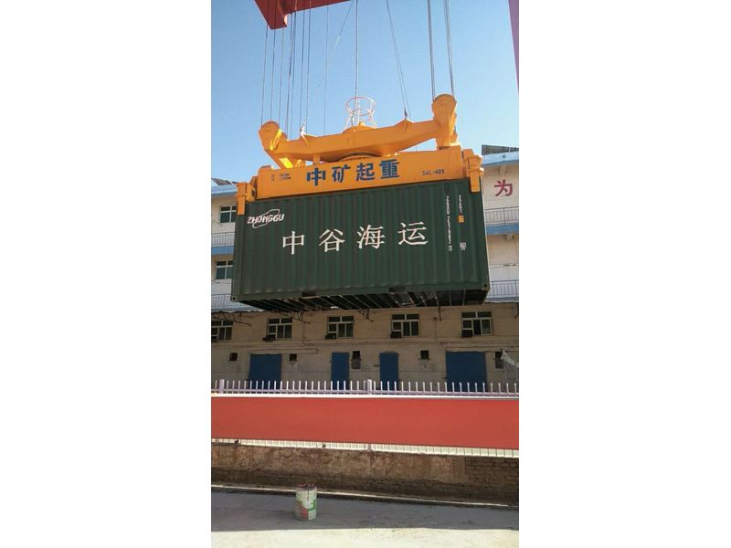 集裝箱旋轉(zhuǎn)伸縮吊具