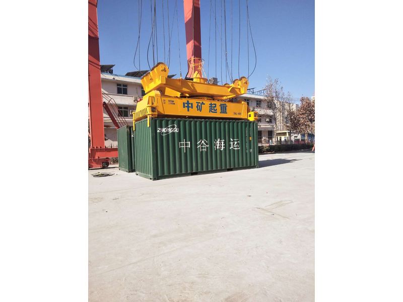 集裝箱旋轉(zhuǎn)伸縮吊具